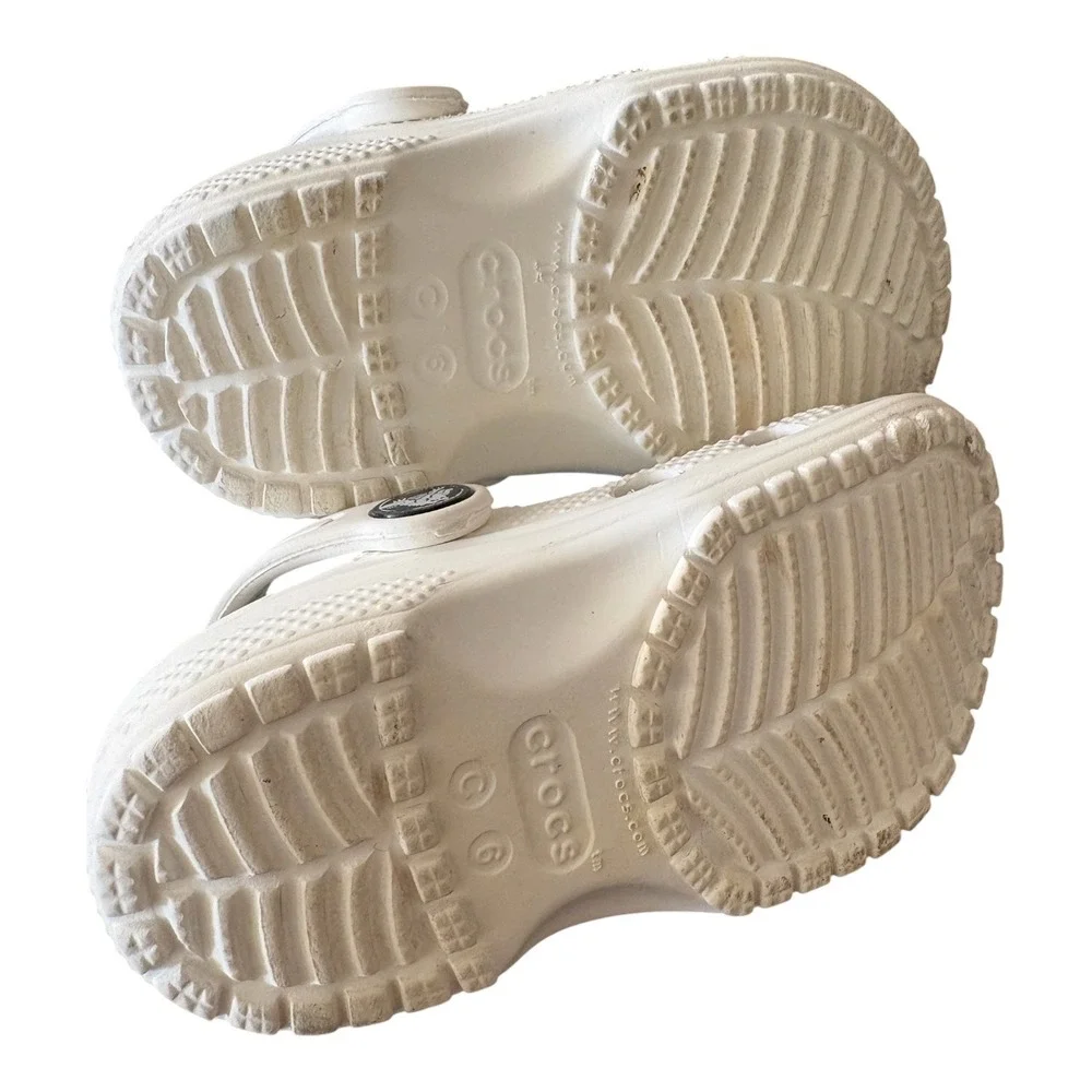 Crocs Kids Classic Clogs White with Bluey Bingo Jibbitz Charms Size C6